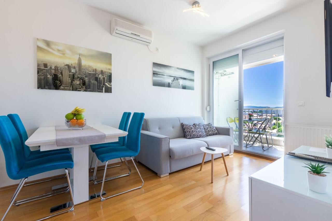 Jadran With Balcony And Parking Garage * Zadar